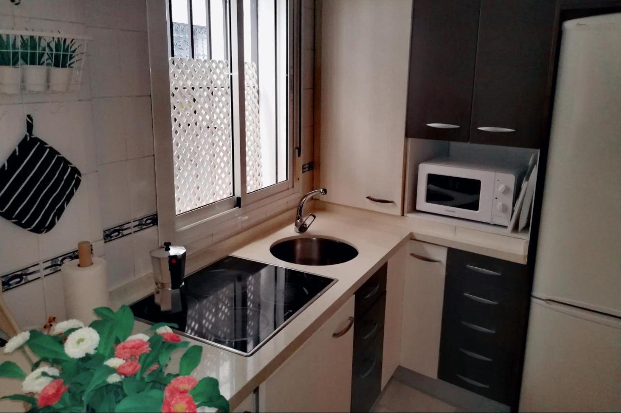 Apartamento San Luis. Plaza De Parking Gratis!!! Sevilla Dış mekan fotoğraf