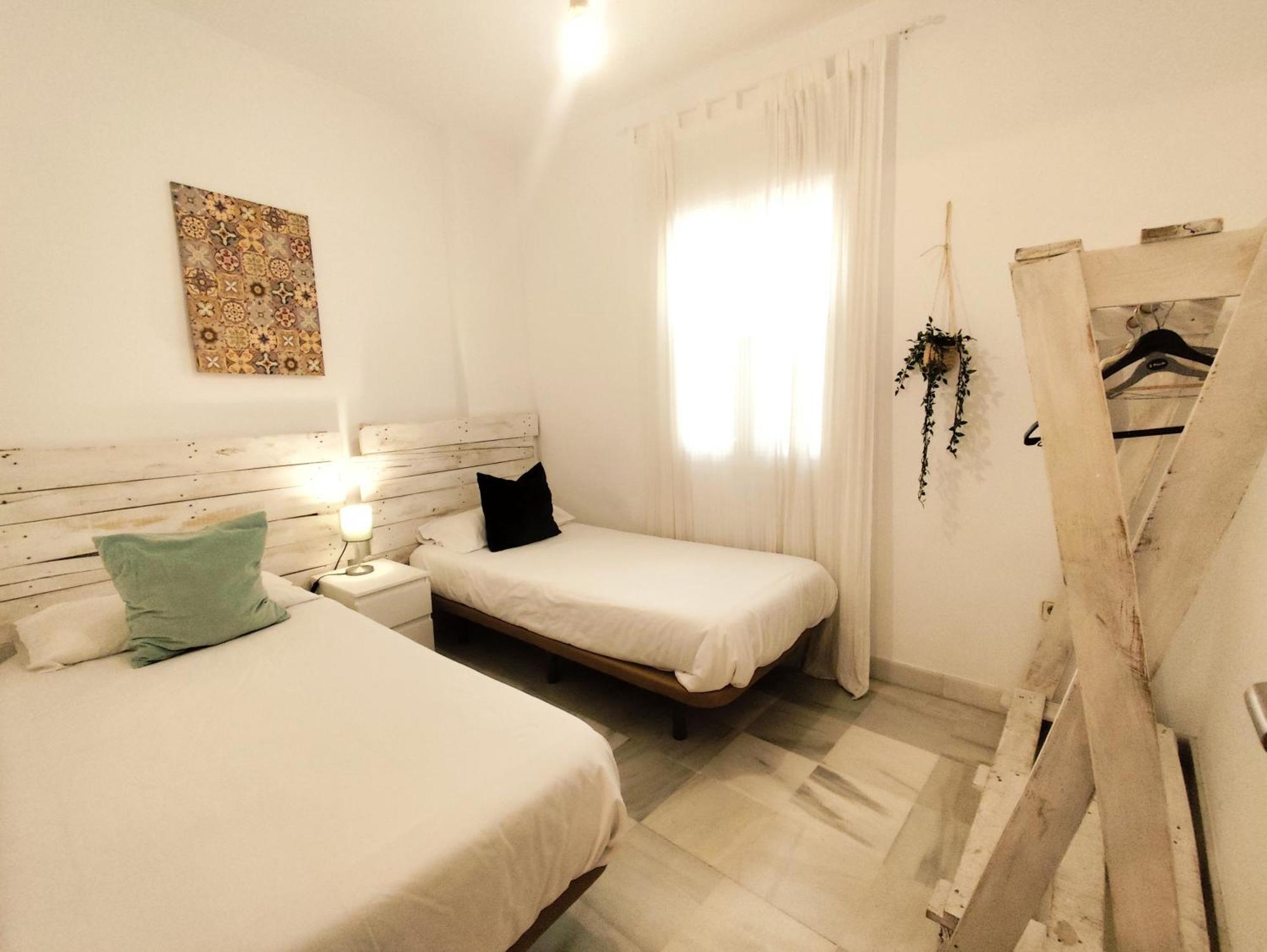 Apartamento San Luis. Plaza De Parking Gratis!!! Sevilla Dış mekan fotoğraf
